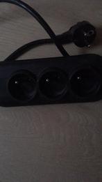 Zwarte contactdoos met 3 stopcontacten, Enlèvement, Comme neuf