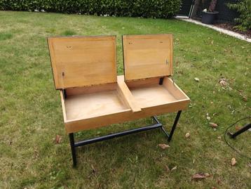 Vintage schoolbankje, gerestaureerd beschikbaar voor biedingen