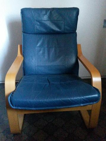 Fauteuil met lederen kussen beschikbaar voor biedingen