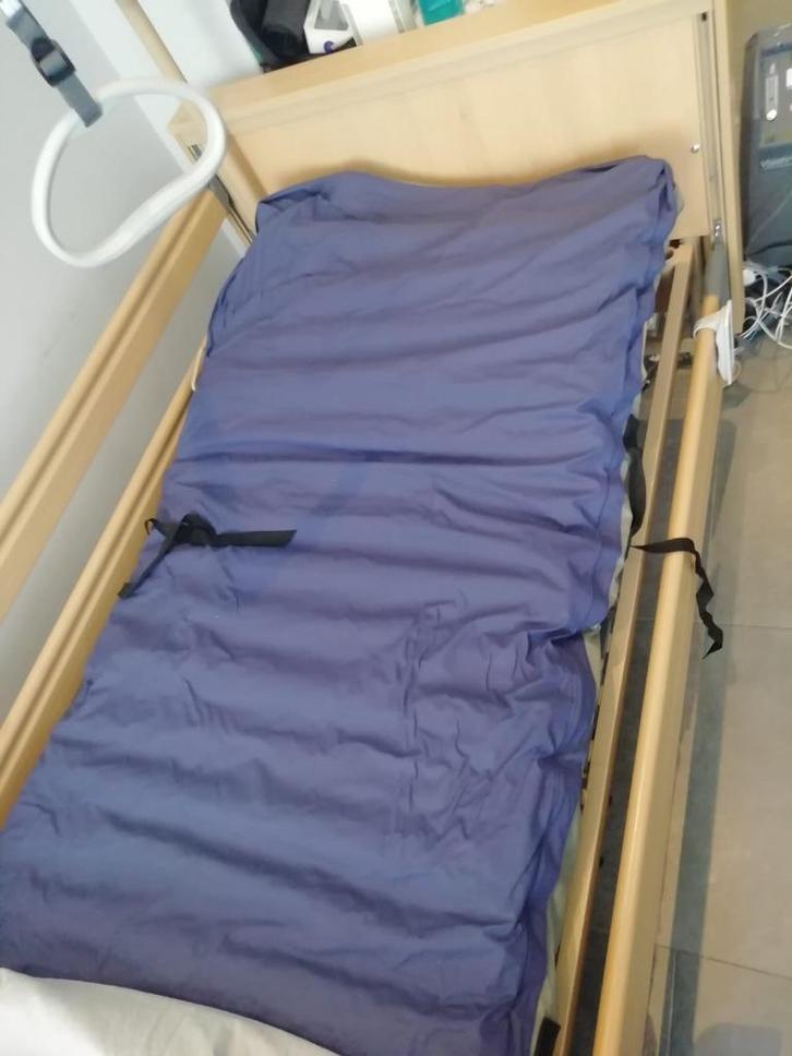 Air2care 8 matras (anti-decunitus), Huis en Inrichting, Slaapkamer | Matrassen en Bedbodems, Zo goed als nieuw, Matras, 80 cm