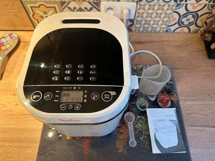 Machine à pain Moulinex OW210130, Elektronische apparatuur, Broodbakmachines, Gebruikt, Met timer, 800 tot 1200 gram deeg, Meer dan 10 programma's