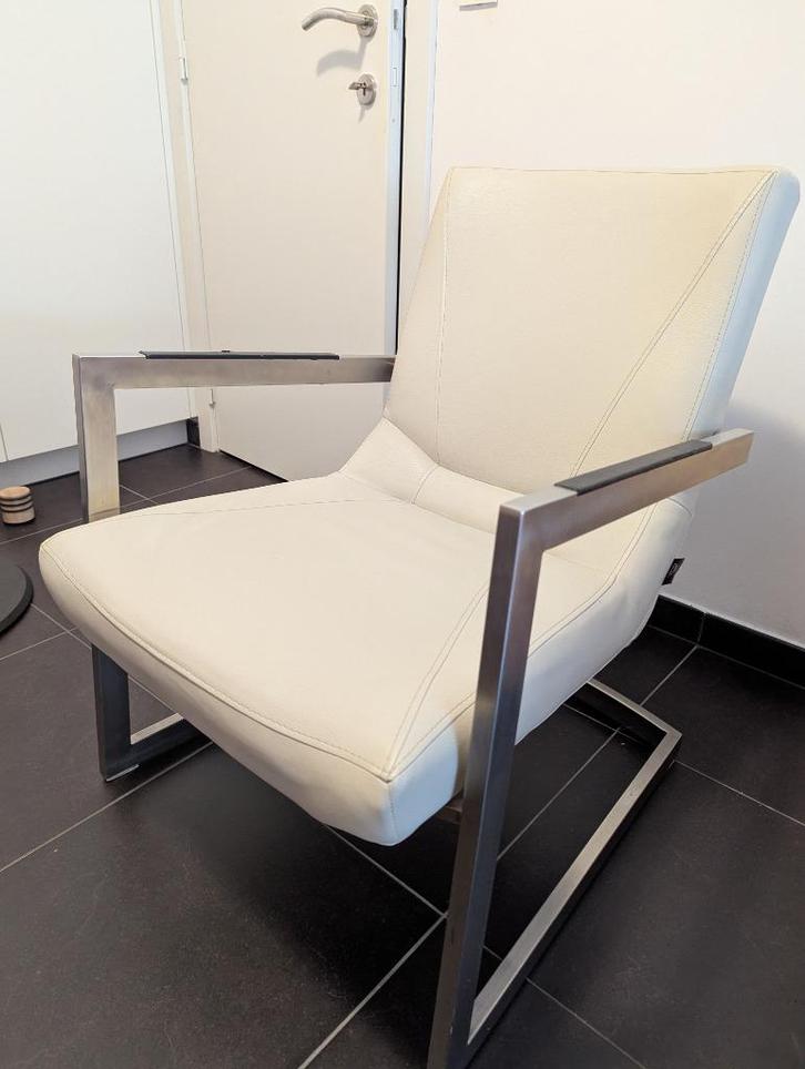 Lounge stoel - Wit - Henders and Hazel, Huis en Inrichting, Fauteuils, Gebruikt, Kunststof, Metaal, 50 tot 75 cm, Minder dan 75 cm