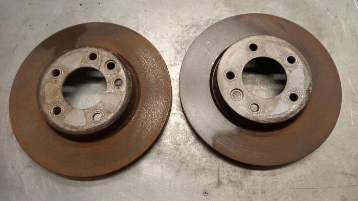 Disque de frein avant d'un Volkswagen Touareg, Autos : Pièces & Accessoires, Freins & Transmission, Volkswagen, Utilisé, 3 mois de garantie