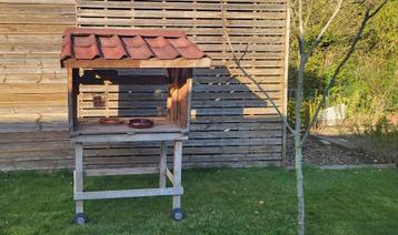 Vogelvoederhuisje beschikbaar voor biedingen