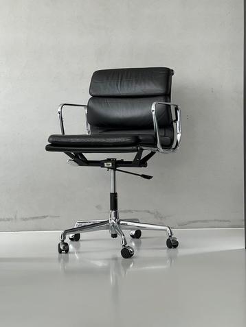 Vitra Eames Ea 217 chroom zwart leder bureaustoelen 4 st, Huis en Inrichting, Ophalen, Zo goed als nieuw, Zwart, Bureaustoel