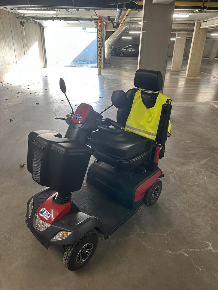 Invacare Orion Metro Rood, Diversen, Brommobielen en Scootmobielen, Zo goed als nieuw, Invacare, Ophalen