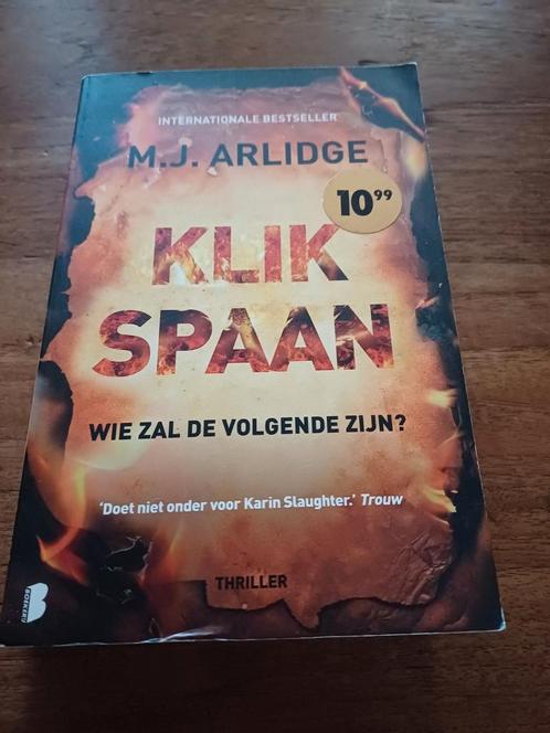 M.J. Arlidge - Klikspaan, Livres, Thrillers, Comme neuf, Enlèvement ou Envoi
