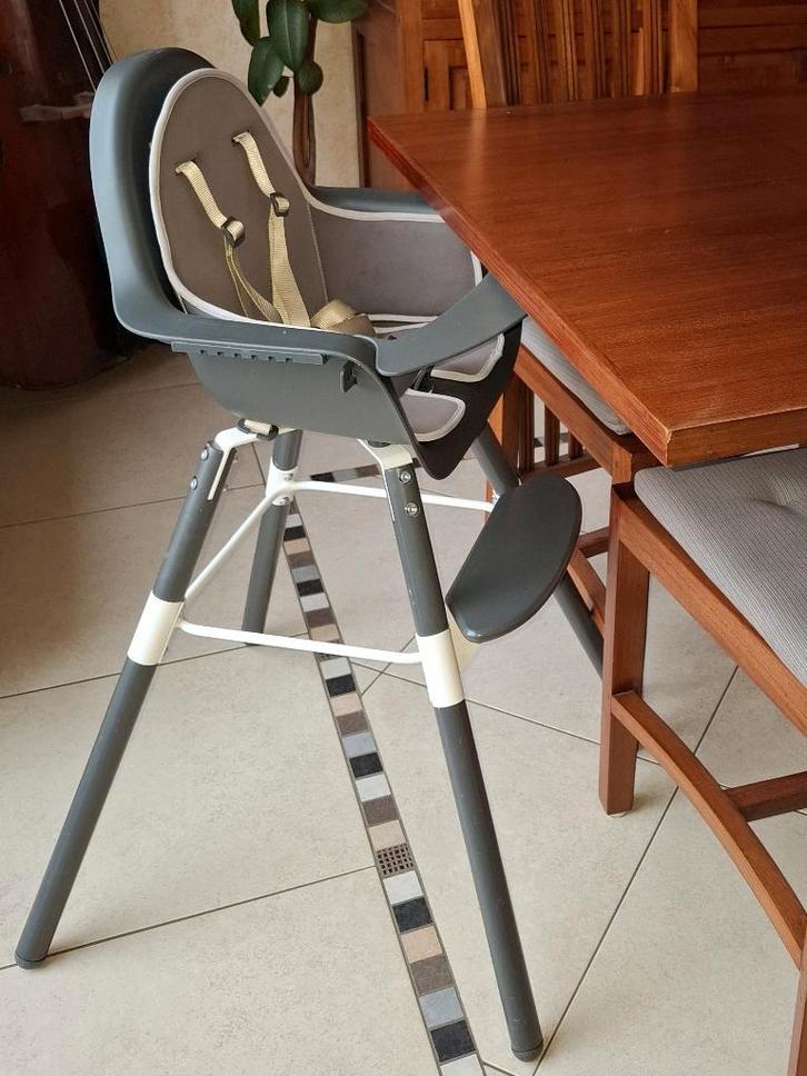 Houten kinderstoel, Kinderen en Baby's, Kinderstoelen, Zo goed als nieuw, Gordel(s), Ophalen of Verzenden