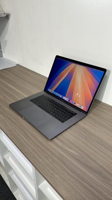 Macbook Pro 15” 32GB RAM - 1TB SSD - zeer proper beschikbaar voor biedingen
