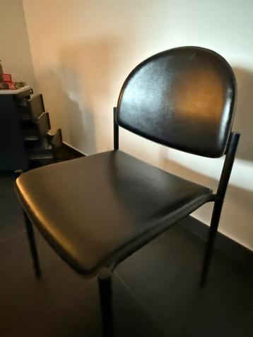 5 Lederen stoelen voor thuis of kantoor beschikbaar voor biedingen
