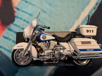 Maisto Harley-Davidson Malwaukee Police Department beschikbaar voor biedingen