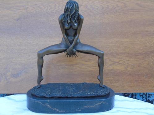 statue une femme nue sur la pointe des pieds en bronze signé, Antiquités & Art, Antiquités | Bronze & Cuivre, Bronze, Enlèvement ou Envoi