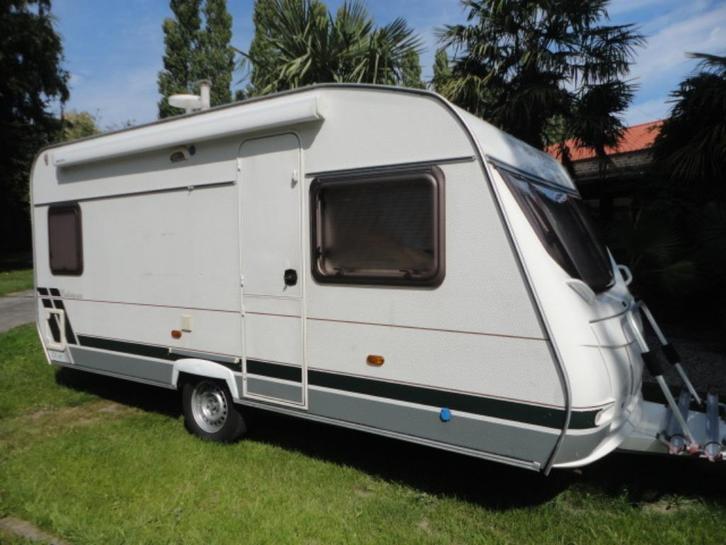 Chateau 450 Calista bj.2002, Caravans en Kamperen, Caravans, Particulier, tot en met 4, Rondzit, Chateau, Vast bed, 4 tot 5 meter