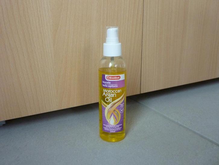 Moroccan argan oil Haarolie van Kruidvat 150 ml, Handtassen en Accessoires, Uiterlijk | Haarverzorging, Ophalen of Verzenden