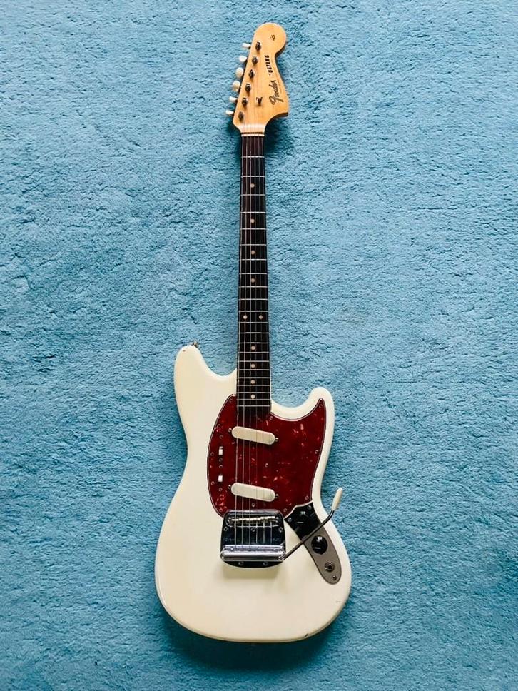 Fender Mustang (1964 Pre-CBS), Muziek en Instrumenten, Snaarinstrumenten | Gitaren | Elektrisch, Gebruikt, Solid body, Fender