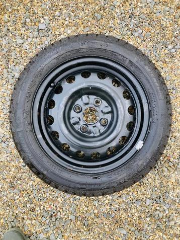 4 x winterbanden Michelin 155/65 R14 beschikbaar voor biedingen