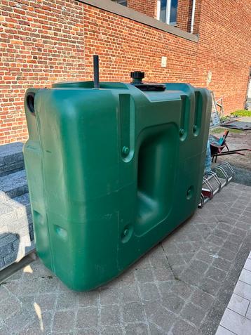Bovengrondse watertank 1500l beschikbaar voor biedingen