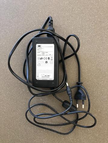 oplader batterij lader pc modem router laptop  beschikbaar voor biedingen