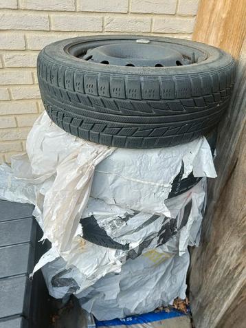 Winterbanden op velg beschikbaar voor biedingen