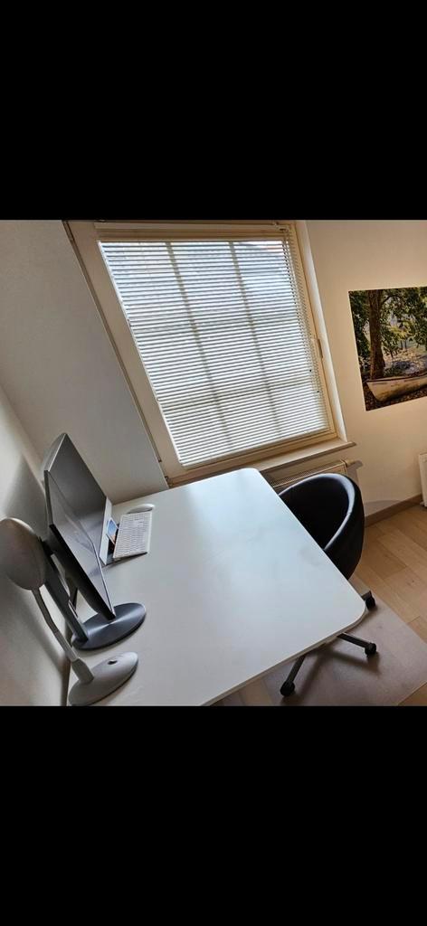 Design elekrisch verstelbare stabureau 699 euro nieuw Ikea, Huis en Inrichting, Bureaus, Zo goed als nieuw, Bureau, Elektrisch