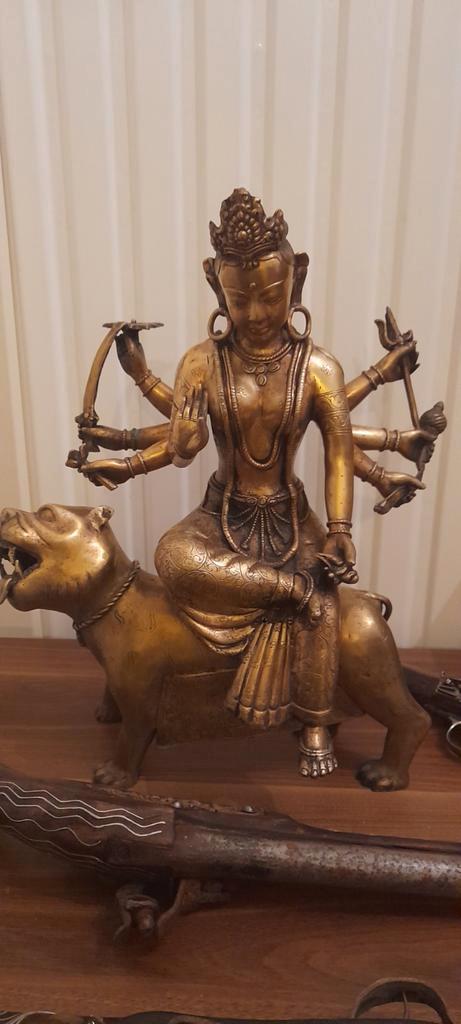 Prachtige oude verguld bronzen zeldzame godin op tijger, Antiek en Kunst, Antiek | Brons en Koper, Brons, Ophalen of Verzenden