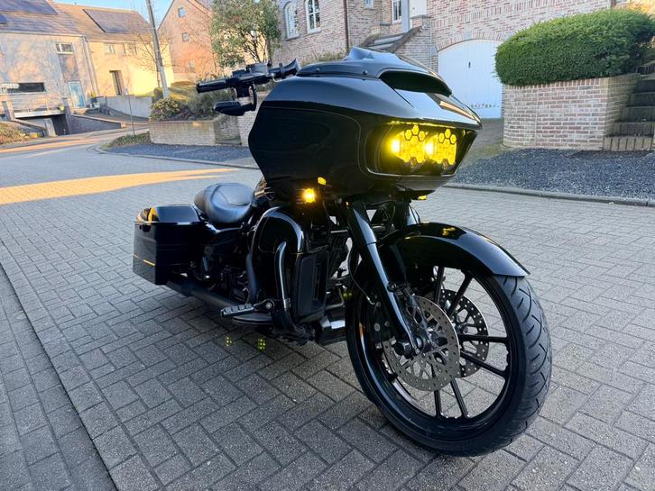 Harley Road Glide Bagger airride exclusief, Motos, Motos | Harley-Davidson, Entreprise, Chopper, Enlèvement