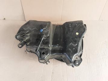 ADBLUE TANK Volkswagen Touran (5T1) (5QA131877C) beschikbaar voor biedingen