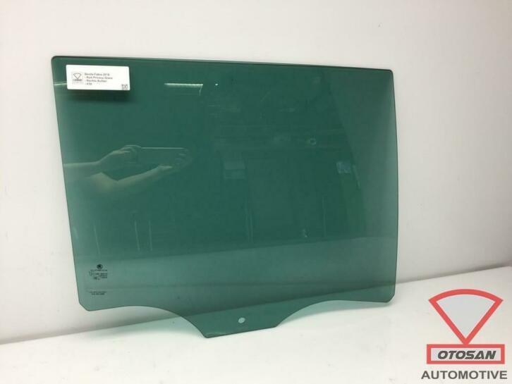 skoda fabia 2018 ruit raam deur portier rechts achter privac, Auto-onderdelen, Ruiten en Toebehoren, Skoda, Gebruikt