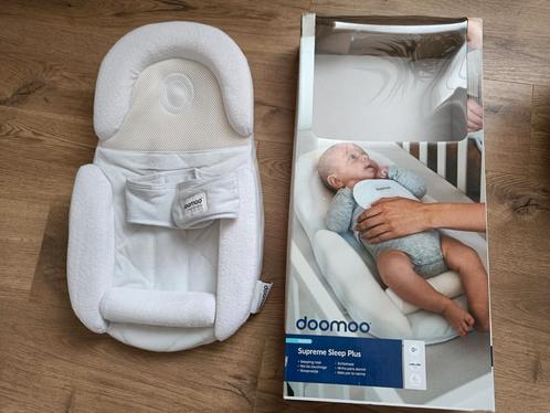 Doomoo Supreme sleep plus babynestje met 2 hoezen, Enfants & Bébés, Berceaux & Lits, Comme neuf, Enlèvement