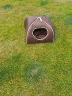 Mandje voor klein hondje of kat 36 cm hoog en 40 cm breed, Dieren en Toebehoren, Ophalen, Zo goed als nieuw