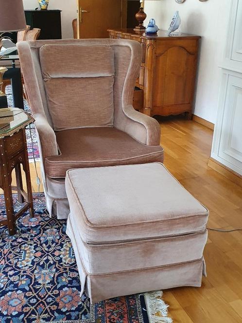Bergere zetel met poef, Huis en Inrichting, Zetels | Zetels en Chaises Longues, Zo goed als nieuw, Eenpersoons, Minder dan 150 cm