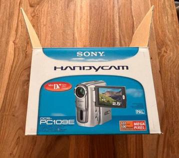 SONY DCR-PC109e videocamera beschikbaar voor biedingen