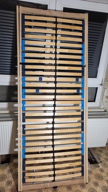 Lattenbodem voor 1 zitplaats — verstelbare structuur van hou beschikbaar voor biedingen