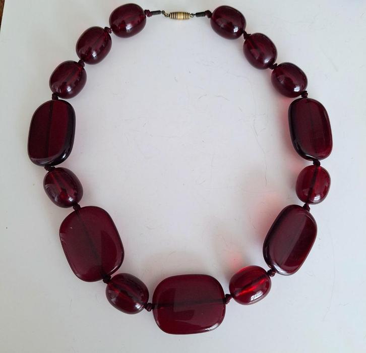 Antieke Rare Cherry amber/barnsteen ketting , 105 gramm, Handtassen en Accessoires, Antieke sieraden, Ketting, Ophalen of Verzenden