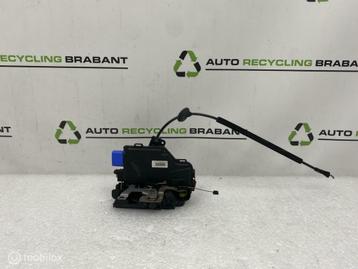 Portierslot Links Voor Volkswagen Golf 5 ORIGINEEL 3D1837015 beschikbaar voor biedingen