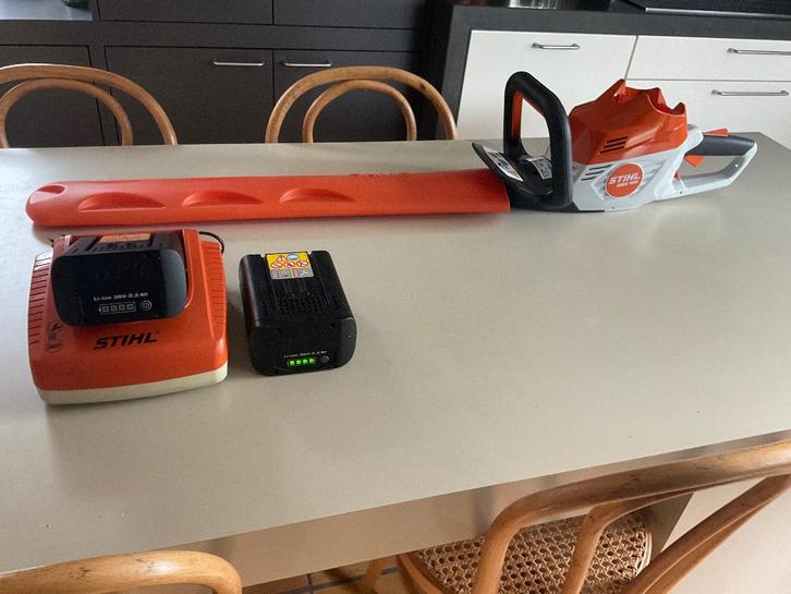 heggenschaar Stihl HSA100 SPLINTERNIEUW, Jardin & Terrasse, Taille-haies, Neuf, Batterie, Enlèvement ou Envoi