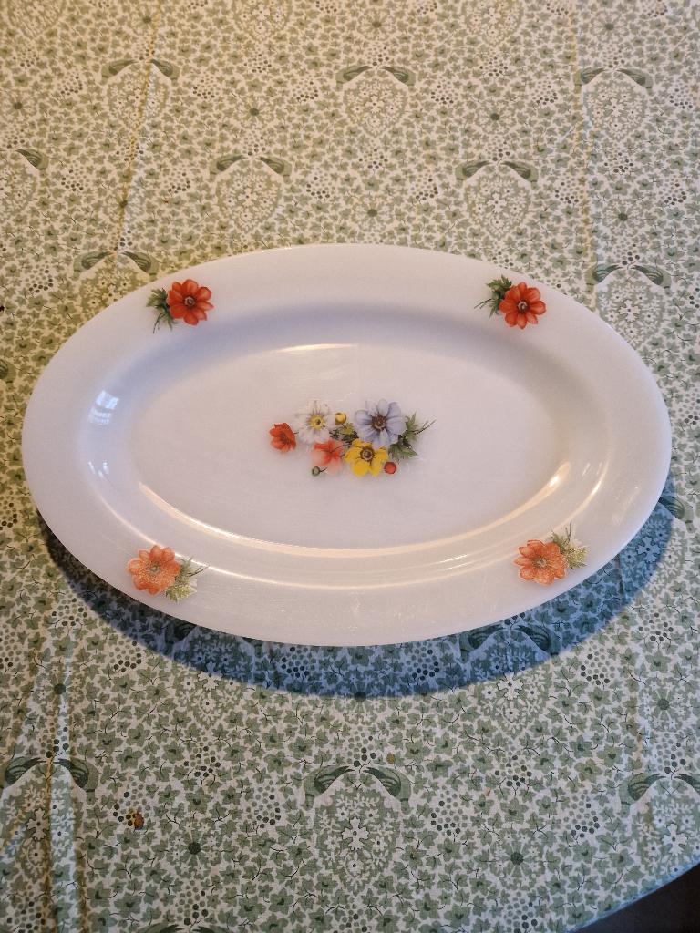 Plat Arcopal, Antiquités & Art, Antiquités | Céramique & Poterie, Enlèvement ou Envoi