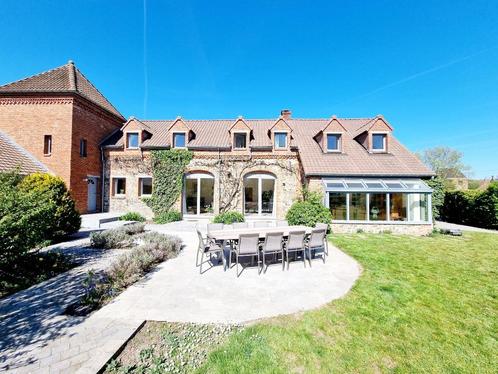 Groot huis met 5 slaapkamers — Rustig platteland in de bu, Immo, Huizen en Appartementen te koop, Provincie Henegouwen, 1500 m² of meer