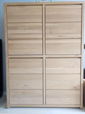 Eetkamerset/tafel, 8 stoelen, barkast, salontafel, tv-meubel beschikbaar voor biedingen