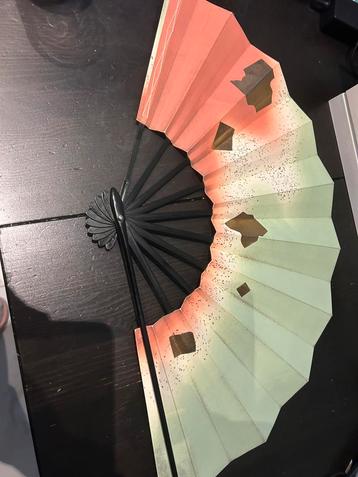 Éventail japonais vintage – Vert, orange et ivoire (29 cm) beschikbaar voor biedingen