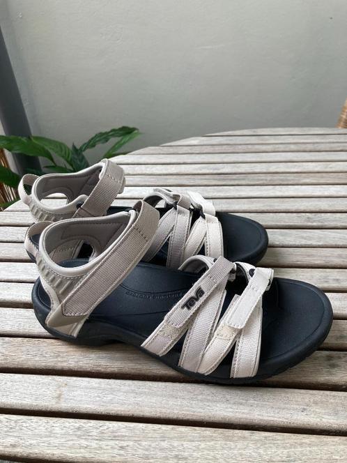 TEVA Tirra sandalen, Kleding | Dames, Schoenen, Nieuw, Sandalen of Muiltjes, Grijs, Ophalen of Verzenden