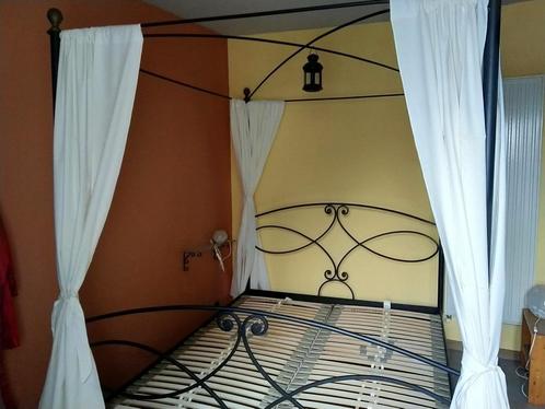 Romantisch designbed tweepersoons, Huis en Inrichting, Slaapkamer | Bedden, Zo goed als nieuw, Tweepersoons, 160 cm, 200 cm, Metaal