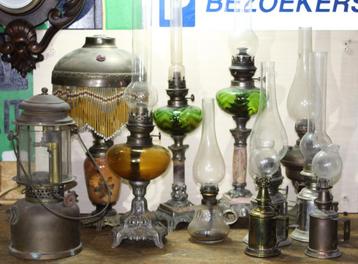 Lot van 11 petroleumlampen met extra glazen. beschikbaar voor biedingen