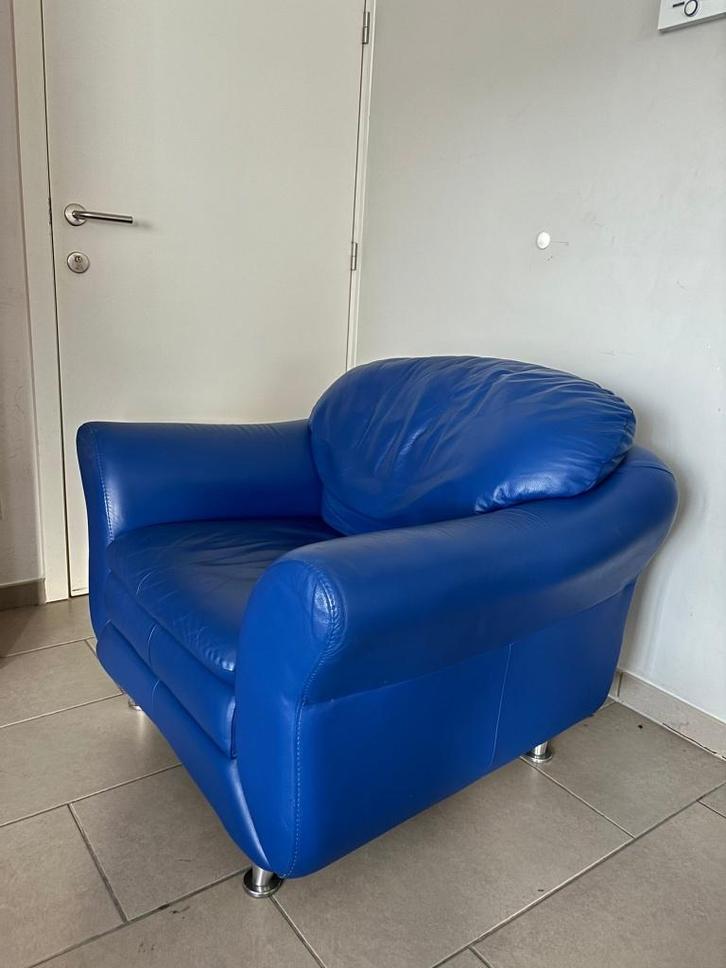 Blauw design zeteltje – comfortabele fauteuil, Huis en Inrichting, Fauteuils, Zo goed als nieuw, Leer, 50 tot 75 cm, 75 tot 100 cm