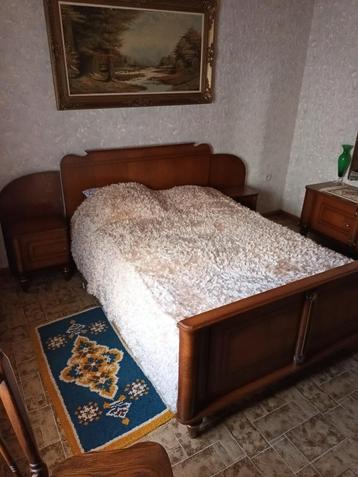 Vintage slaapkamer beschikbaar voor biedingen