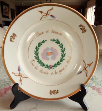 oud antiek bord ca. 1870 - PAIX et CONCORDE met lauwerkrans beschikbaar voor biedingen