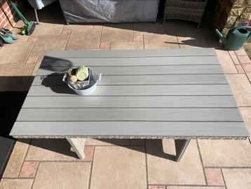 Table en alu 150 x 84 cm beschikbaar voor biedingen