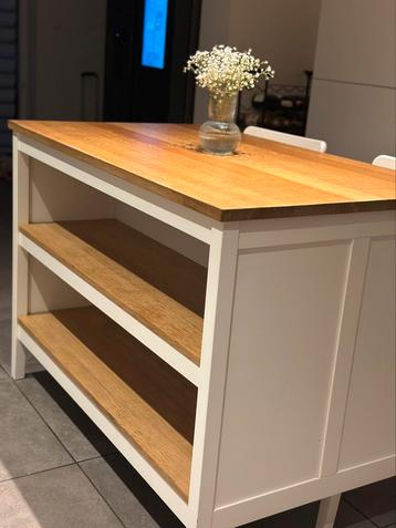 Keukentafel +2 stoelen beschikbaar voor biedingen