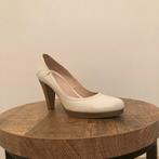 Pumps, Pumps, Wit, Ophalen of Verzenden, Zo goed als nieuw