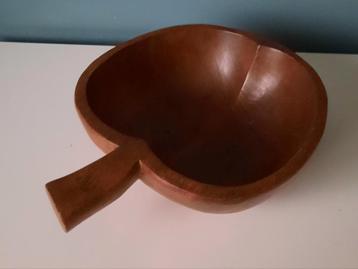 Vintage houten schaal  beschikbaar voor biedingen
